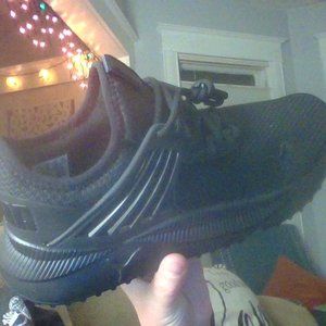 PUMA sneakers, Size 4.5 kids/juniors, Black, BRAND NEW